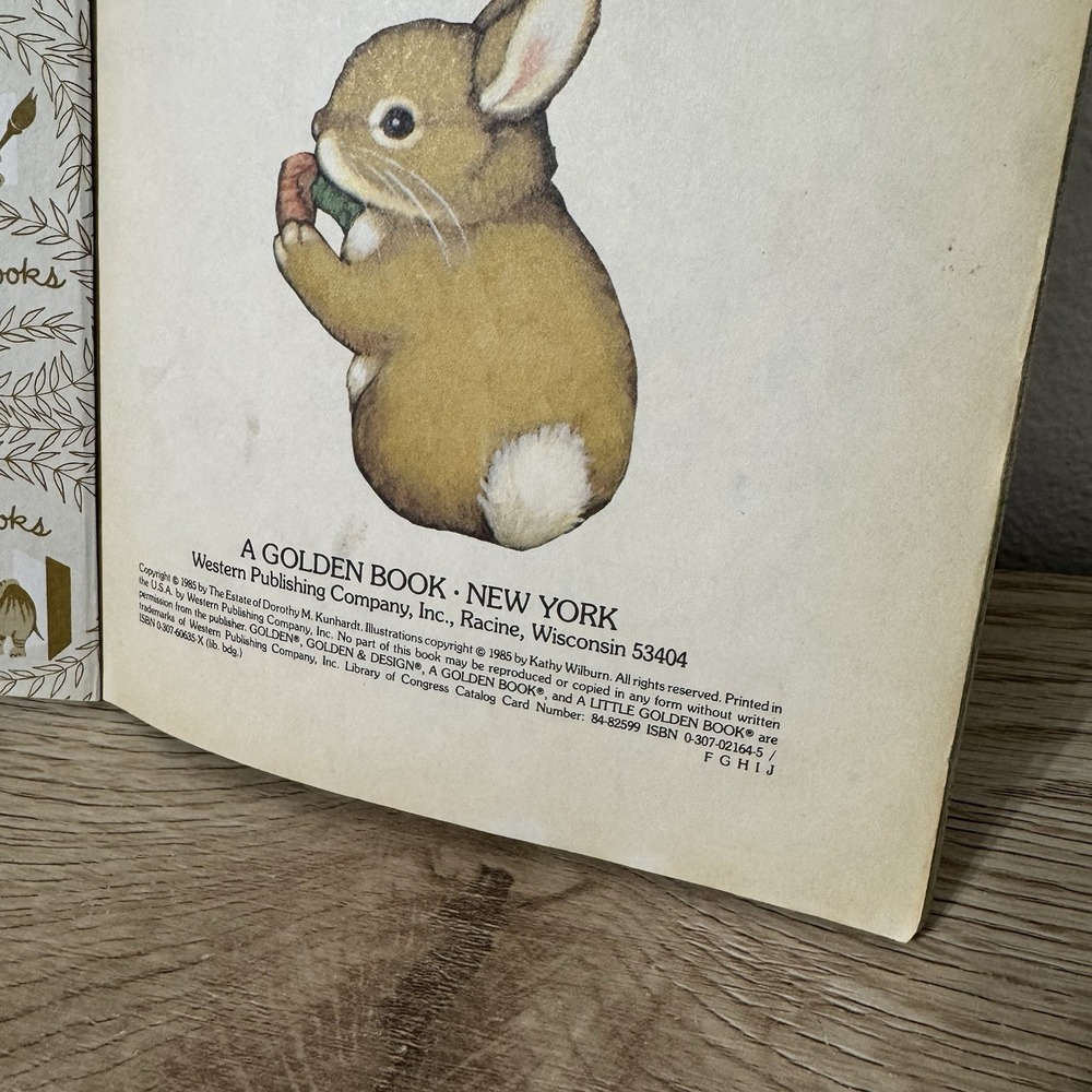 A Little Golden Book The Friendly Bunny 1985 #595 By Dorothy Kunhardt Vintage - Picture 2 of 12
